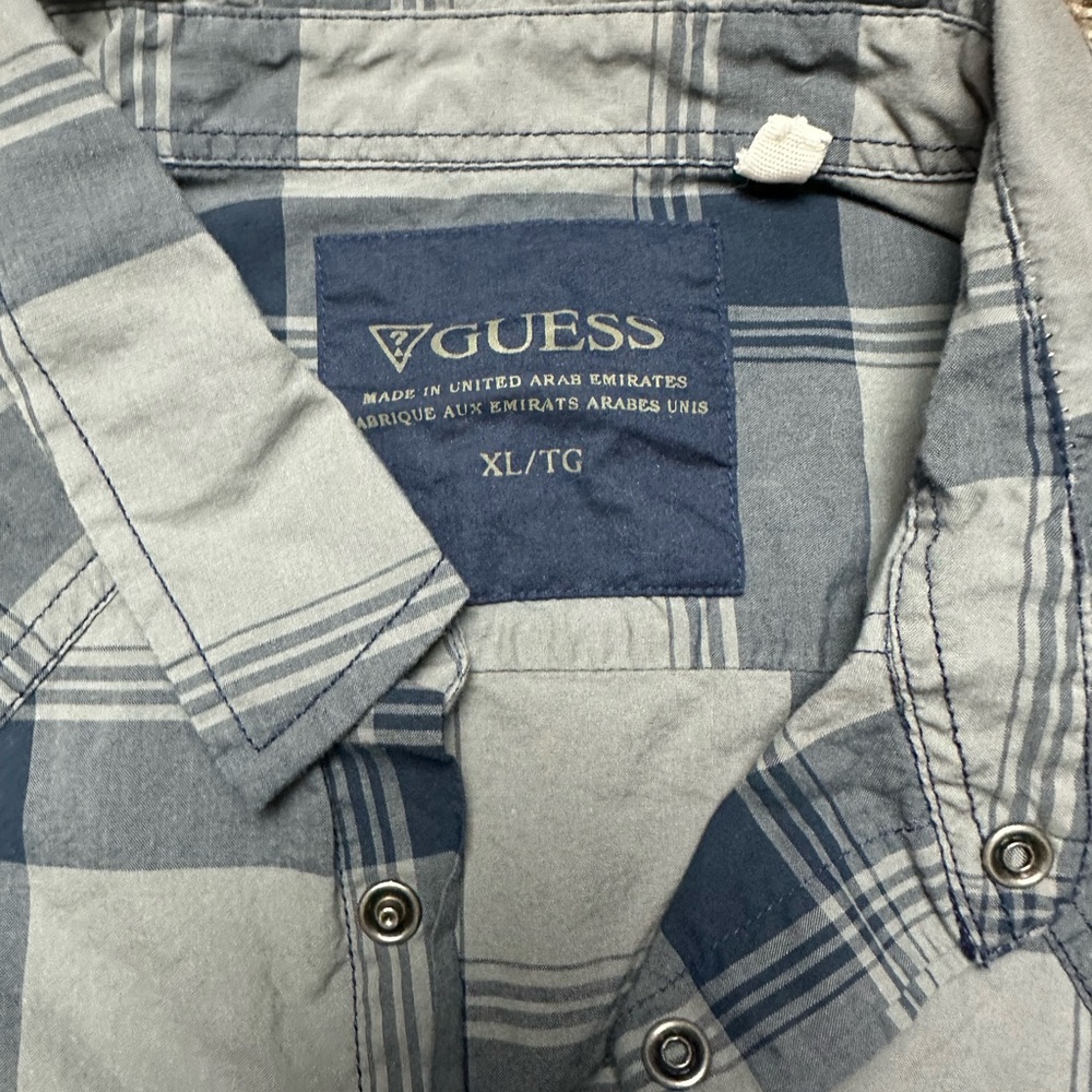 Men’s Guess Gray and Blue Plaid Button Down Shirt Size XL - Picture 3 of 5